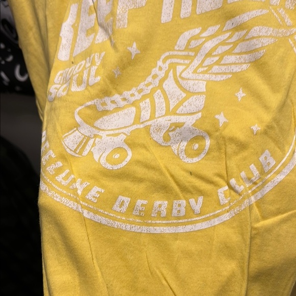 Luxe Yellow Vintage Inspired Graphic Short Sleeve Tee - Picture 7 of 12